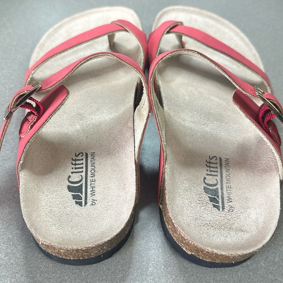 Cliffs by White Mountain. Woman’s Sandel size 8M Coral color / buckle closure - Picture 7 of 11